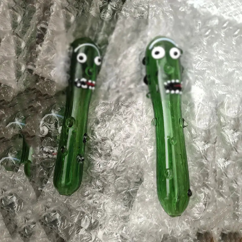 Cucumber shaped glass pipe cj