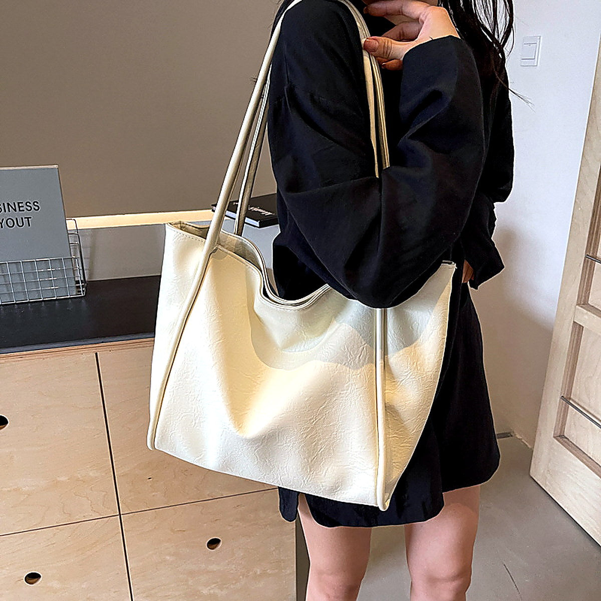 City Soft Tote